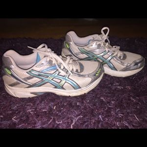 Women’s ASICS Tennis Shoes